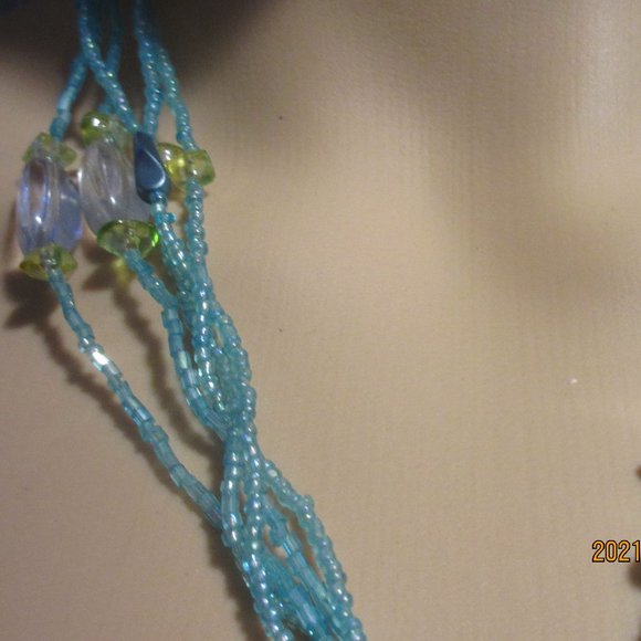 Handmade Bead/Shell Necklace - Picture 3 of 6